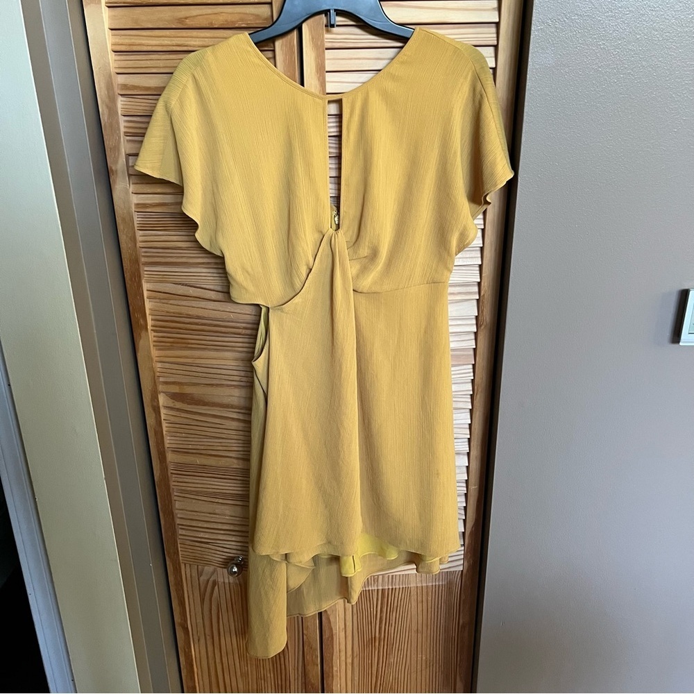 BCBG Max Azria Women’s Cut Out Waist Dress Mustard Yellow Size XS Asymmetrical